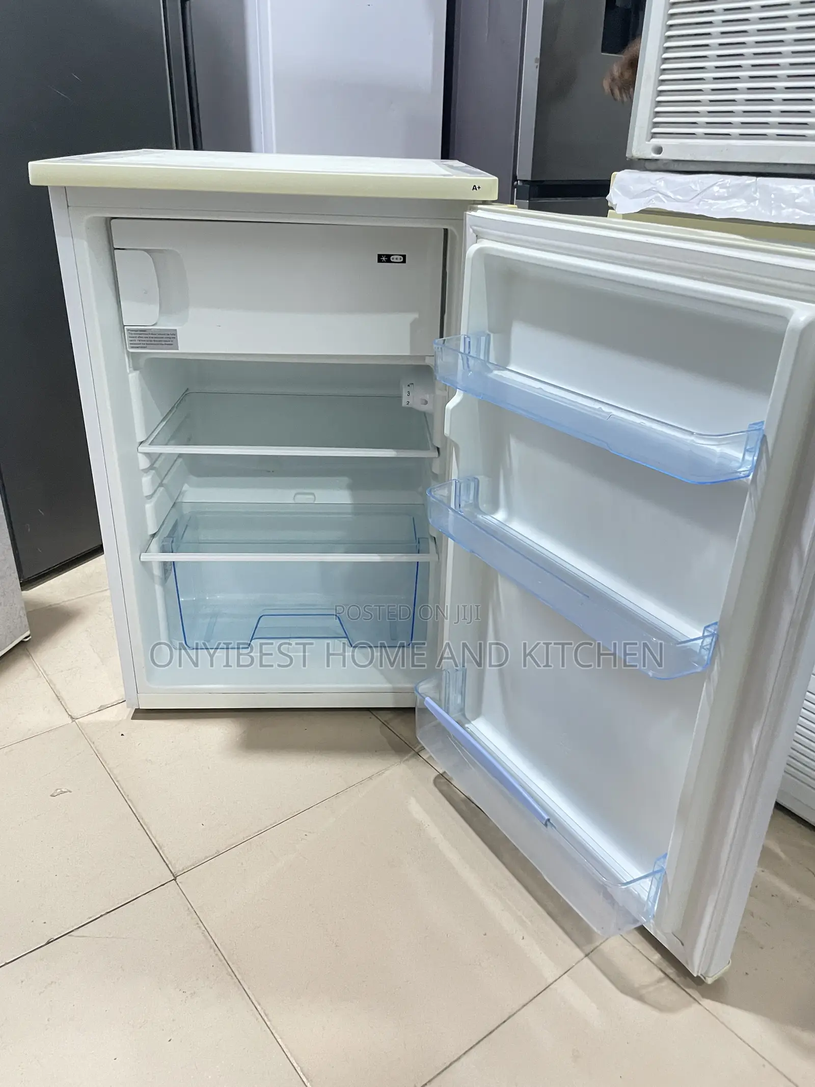 Table Top Fridge With Mini Freezer