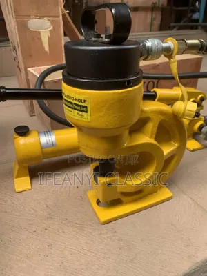 Hydraulic Hole Punch With Pump