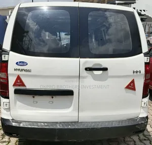 Hyundai H1 2.4 GLS 2011 White