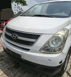 Hyundai H1 2.4 GLS 2011 White