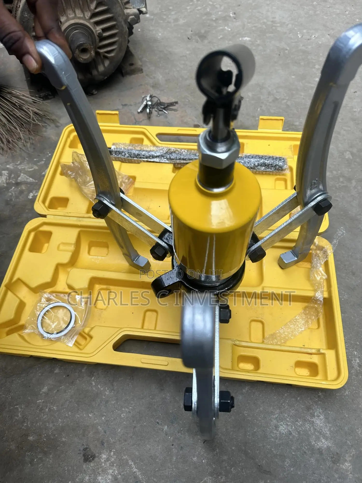 Manual Hydraulic Puller 20 Ton