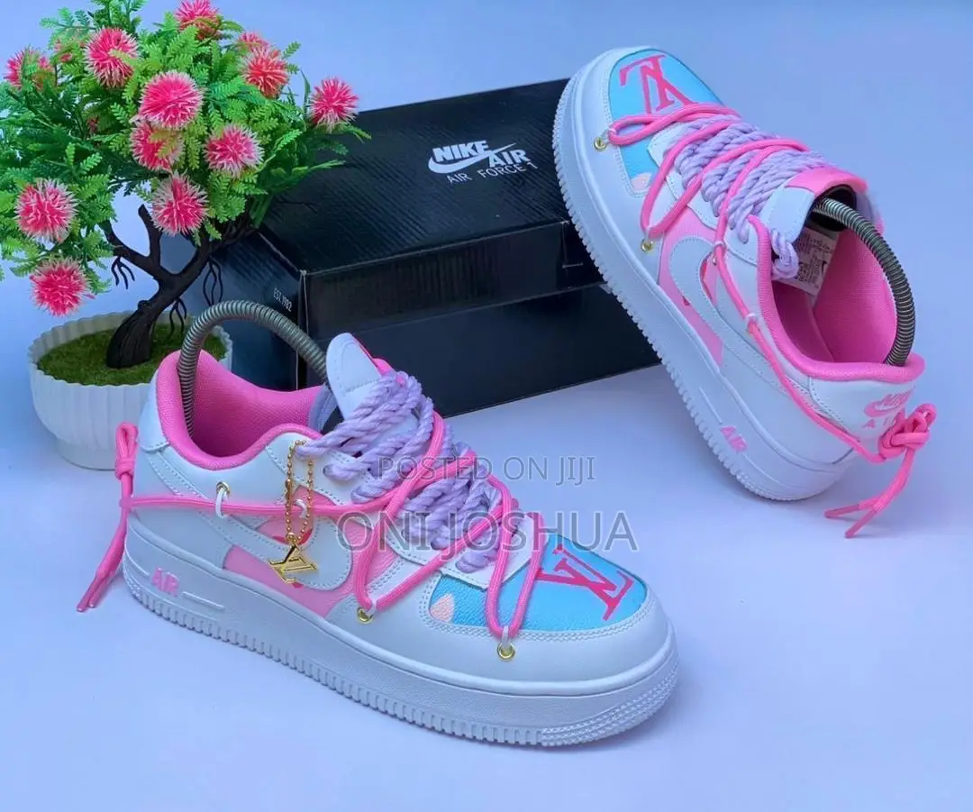 Fine Girl Sneakers