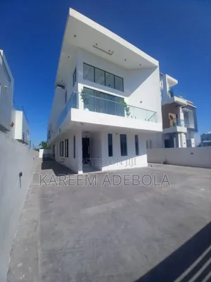 Furnished 5bdrm Duplex in Pinnock Beach Estate for sale
