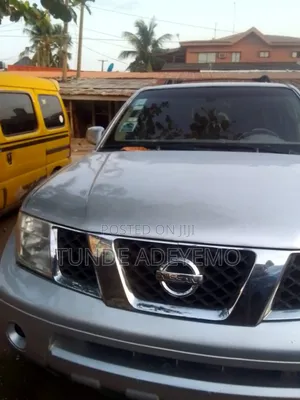 Photo - Nissan Pathfinder 2005 Silver