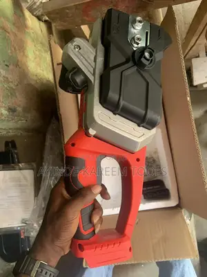 Cordless Chain Saw 16”