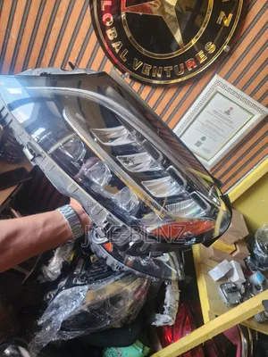 C300 2019 Follow Come Headlight