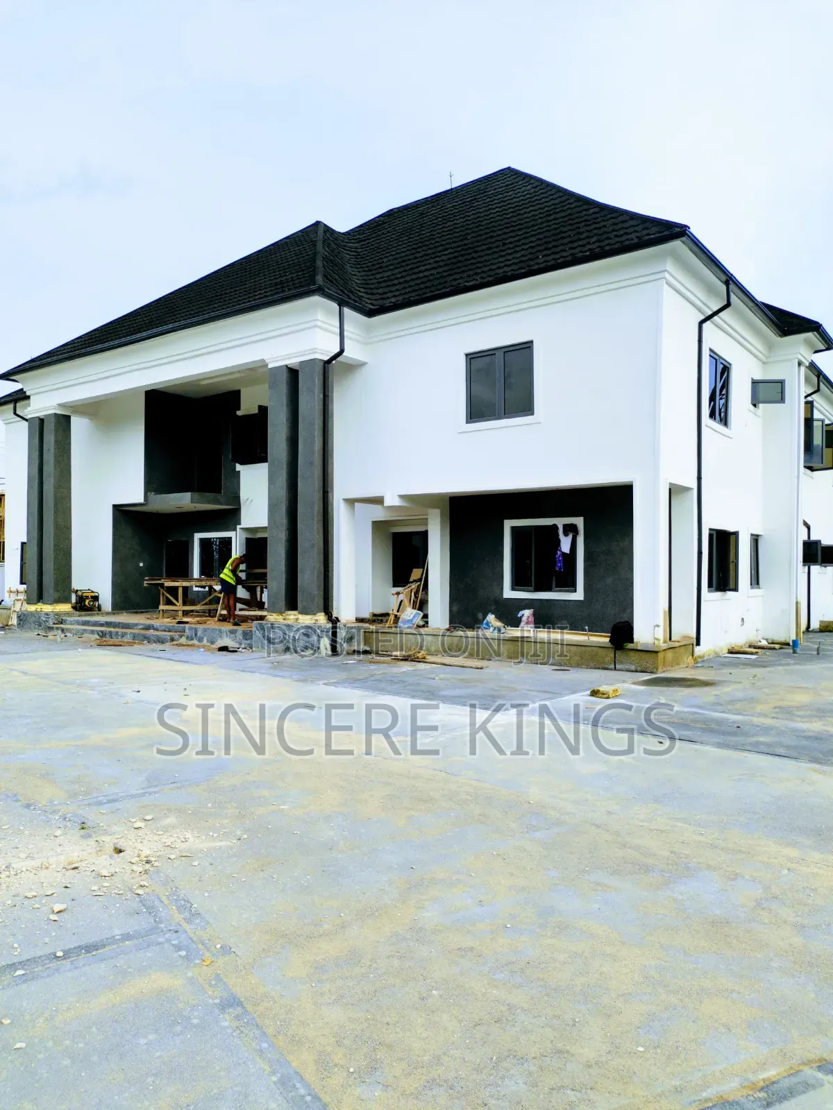 Furnished 6bdrm Duplex in Shelter Afrique, Uyo for sale