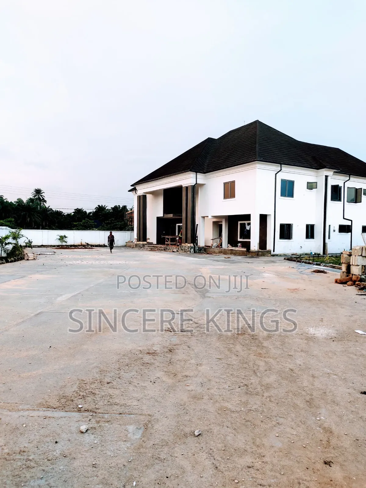 Furnished 6bdrm Duplex in Shelter Afrique, Uyo for sale