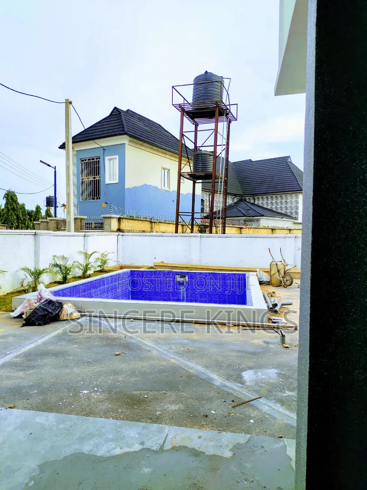 Furnished 6bdrm Duplex in Shelter Afrique, Uyo for sale