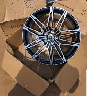 19-Inch Rim Black and Stainless Mercedes