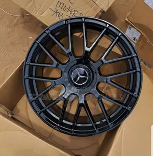 19-Inch Rim All Black Mercedes