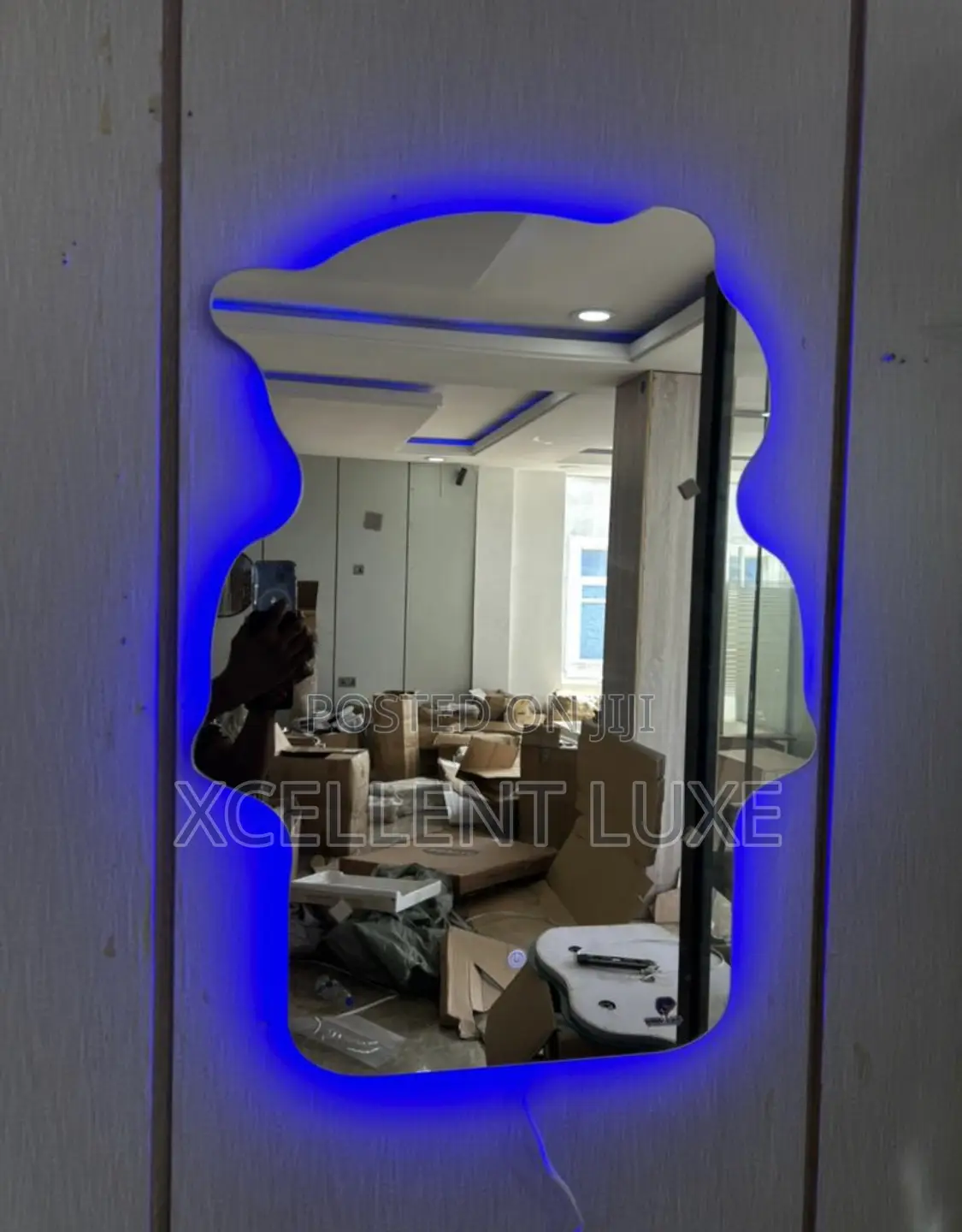 Small Size Panda Shape Mirror With 3 Lights