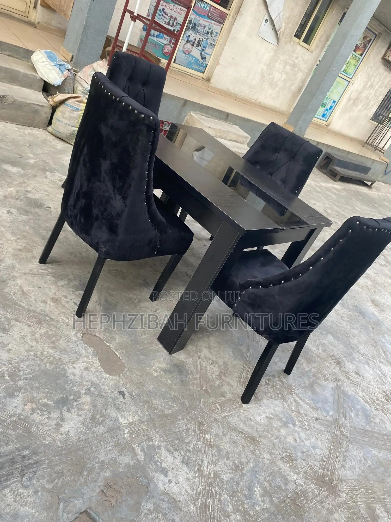 4 Seater Executive Chesterfield Dining