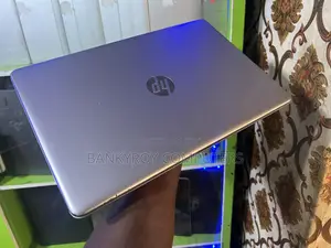 Laptop HP 15-Ra003nia 8GB Intel Core I5 SSD 256GB