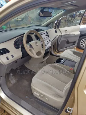 Clean Sienna Bus for Hire