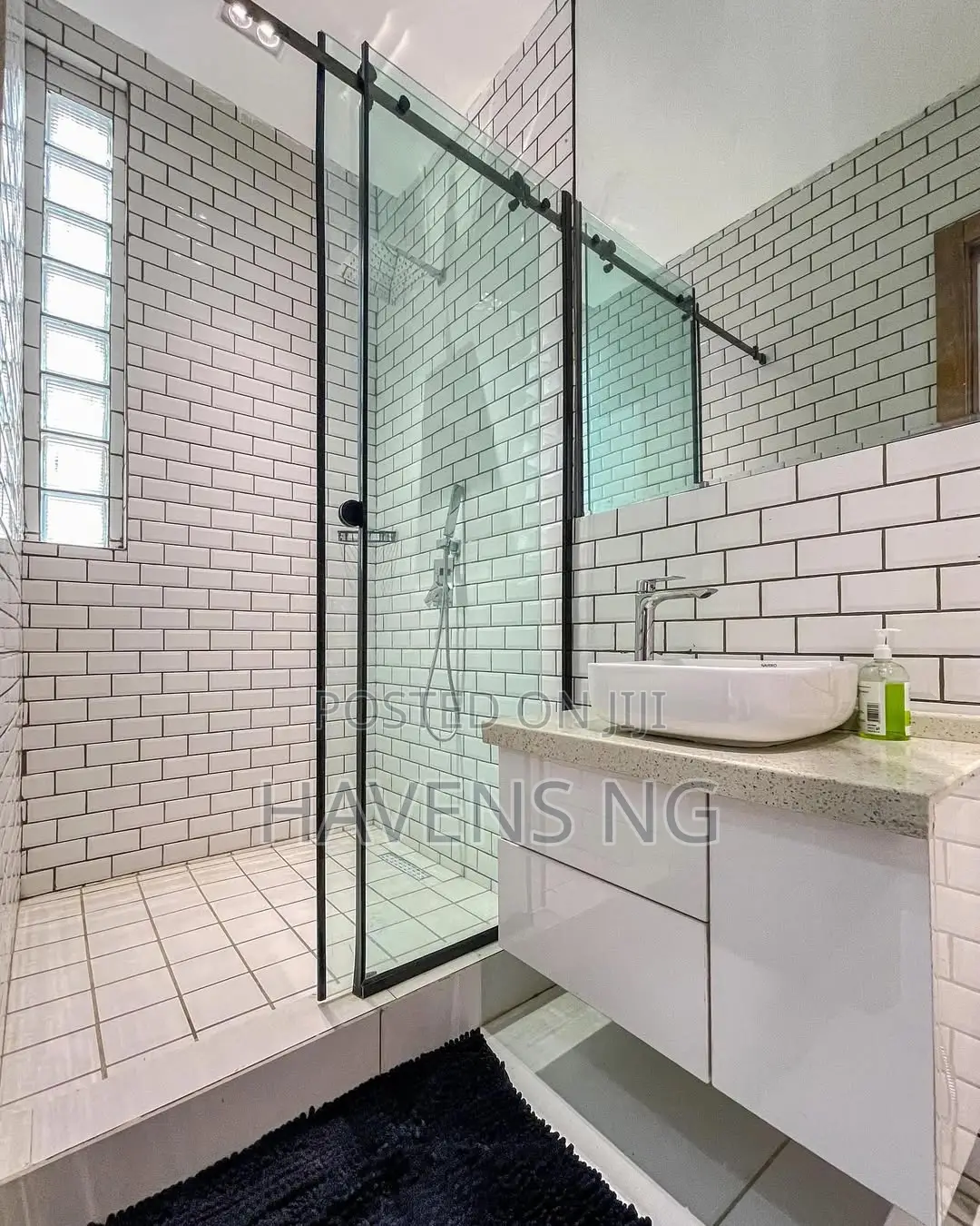 2 Bedroom Luxurious Detached Loft Unit.