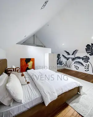 2 Bedroom Luxurious Detached Loft Unit.