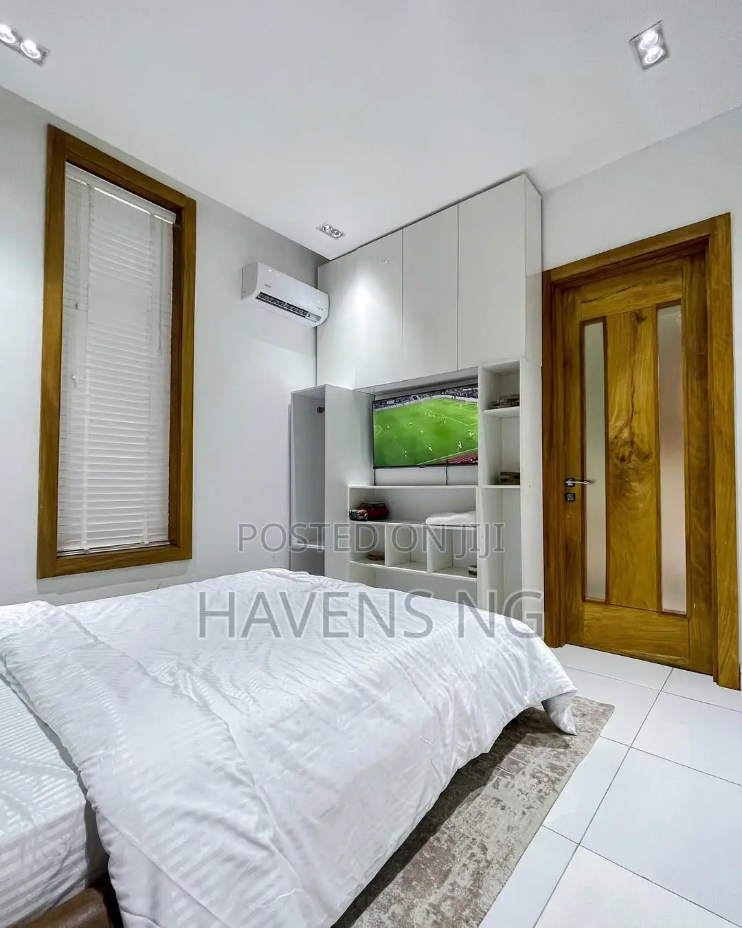 2 Bedroom Luxurious Detached Loft Unit.