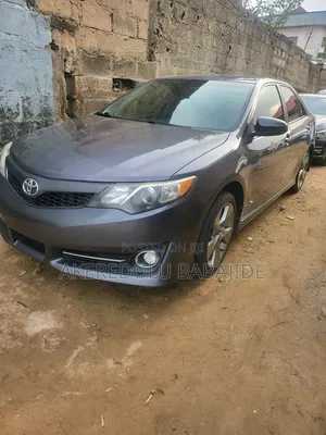 Toyota Camry SE 4dr Sedan (2.5L 4cyl 6A) 2015