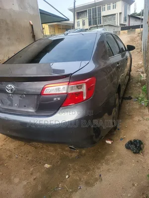 Toyota Camry SE 4dr Sedan (2.5L 4cyl 6A) 2015