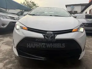 Toyota Corolla LE ECO 4dr Sedan (1.8L 4cyl CVT) 2017 White