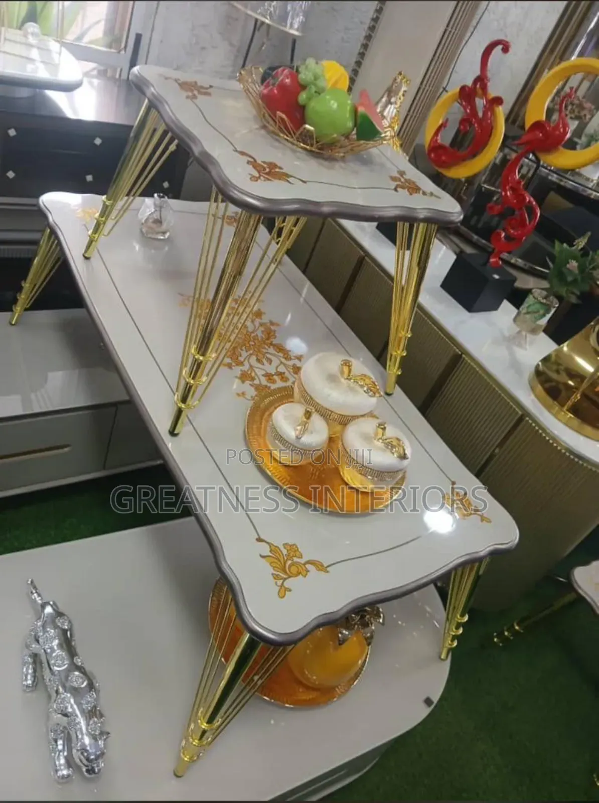 Top Notch Center Table With Side Stool