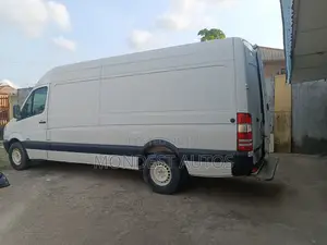Mercedes-Benz Sprinter 2011 White