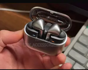 Photo - Samsung Galaxy Buds 3 Pro True Wireless Bluetooth Earbuds