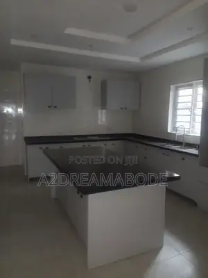 5bdrm Duplex in Magodo Phase 2 for rent