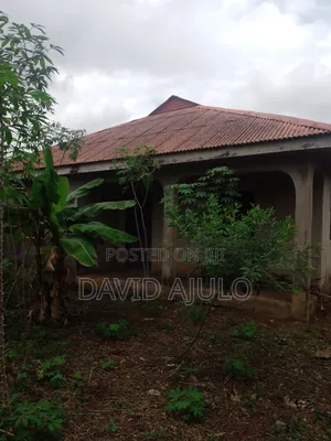 12bdrm Bungalow in Ado-Odo/Ota for sale