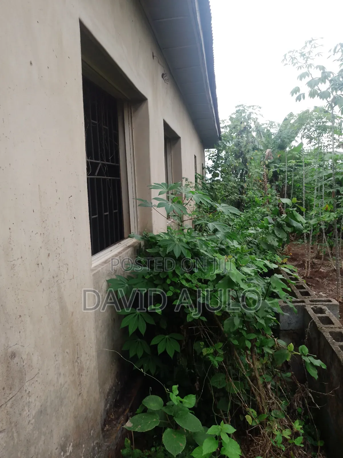 12bdrm Bungalow in Ado-Odo/Ota for sale