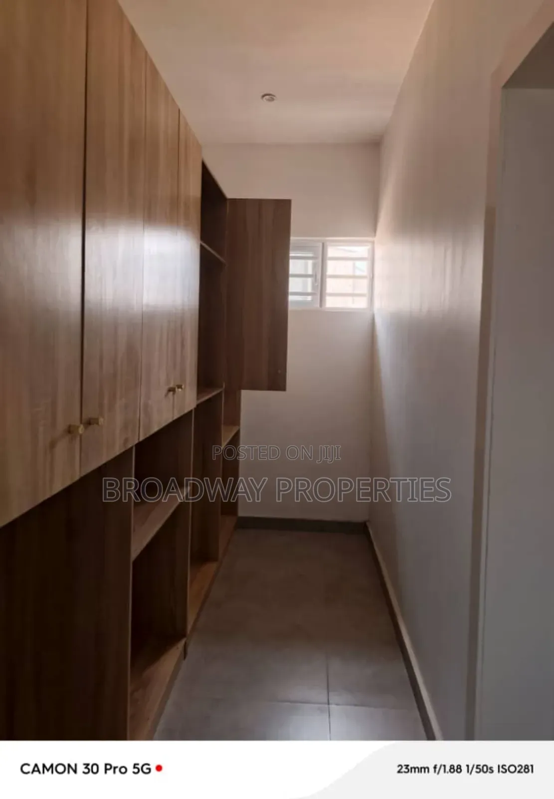 5bdrm Duplex in Magodo Phase2 for rent