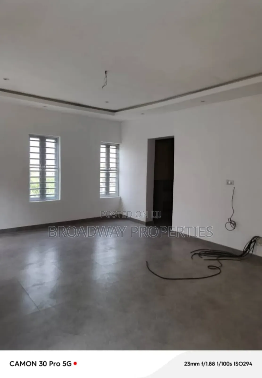 5bdrm Duplex in Magodo Phase2 for rent