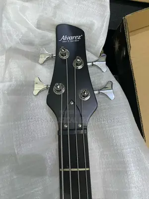 Alvarez Four STRJNGS Bass