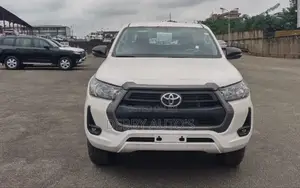 New Toyota Hilux 2025 White