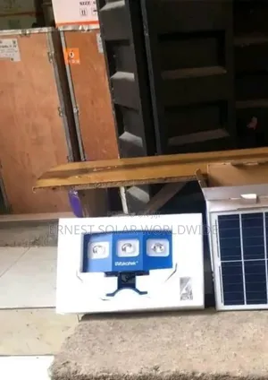 High Standard 3000 Watts Wakatake Solar Street Light