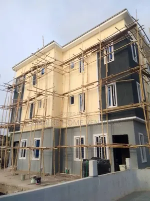 4bdrm Duplex in Greenland, Mende for sale