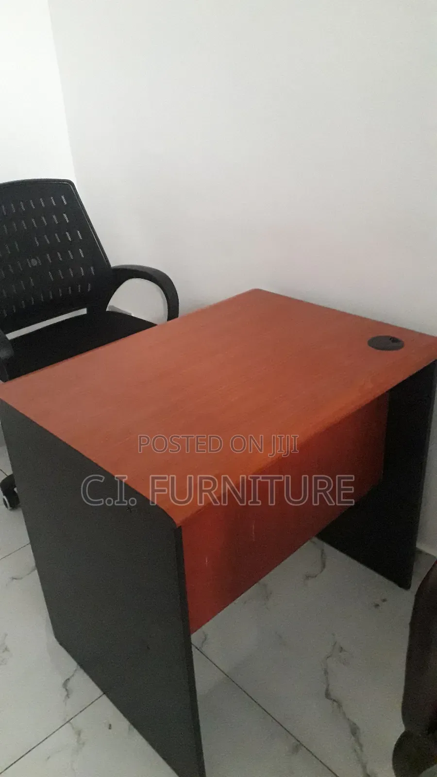 Good Three Ft Office Table With Chair