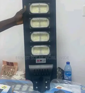 High Standard 800 Watts Solar Street Light