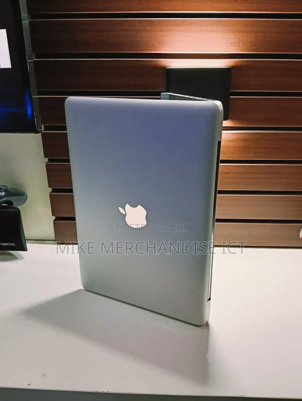 Laptop Apple MacBook Pro 8GB Intel Core I5 HDD 512GB