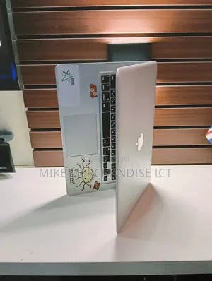 Laptop Apple MacBook Pro 8GB Intel Core I5 HDD 512GB
