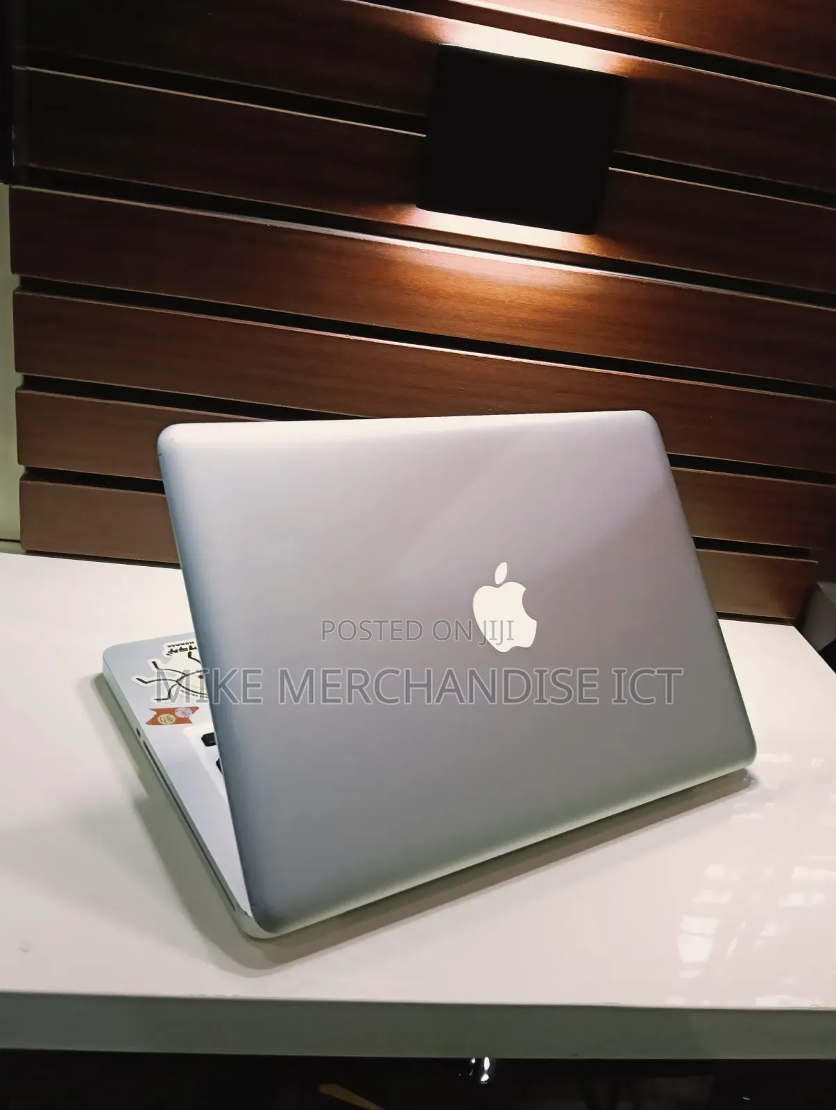 Laptop Apple MacBook Pro 8GB Intel Core I5 HDD 512GB