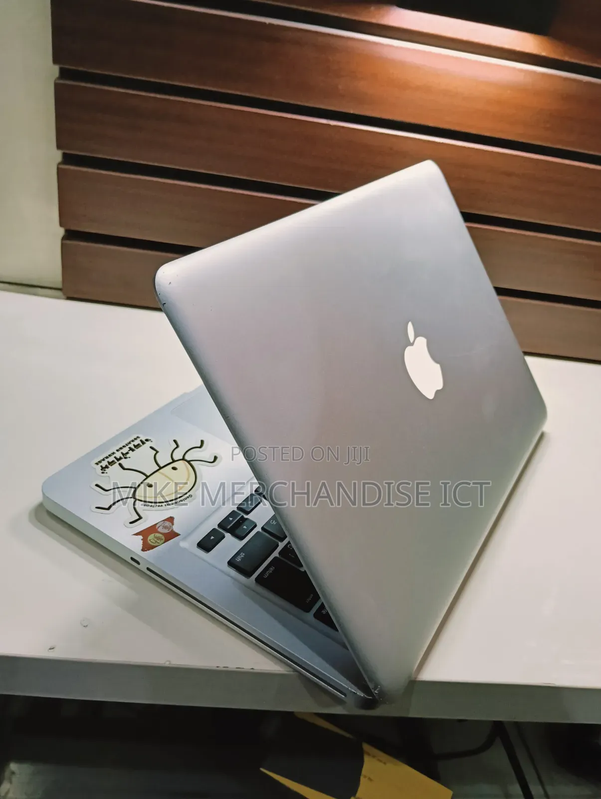 Laptop Apple MacBook Pro 8GB Intel Core I5 HDD 512GB