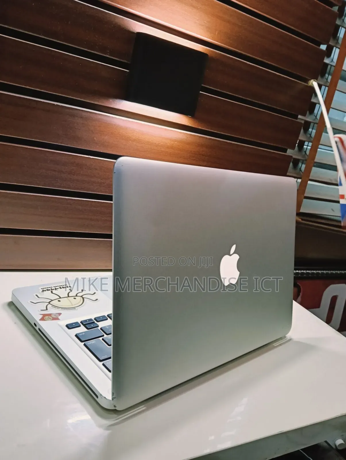 Laptop Apple MacBook Pro 8GB Intel Core I5 HDD 512GB