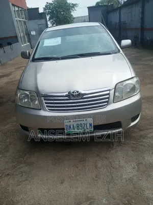 Photo - Toyota Corolla 2001 Gold