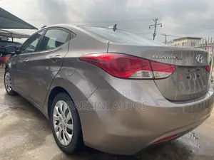 Hyundai Elantra 2012 Brown