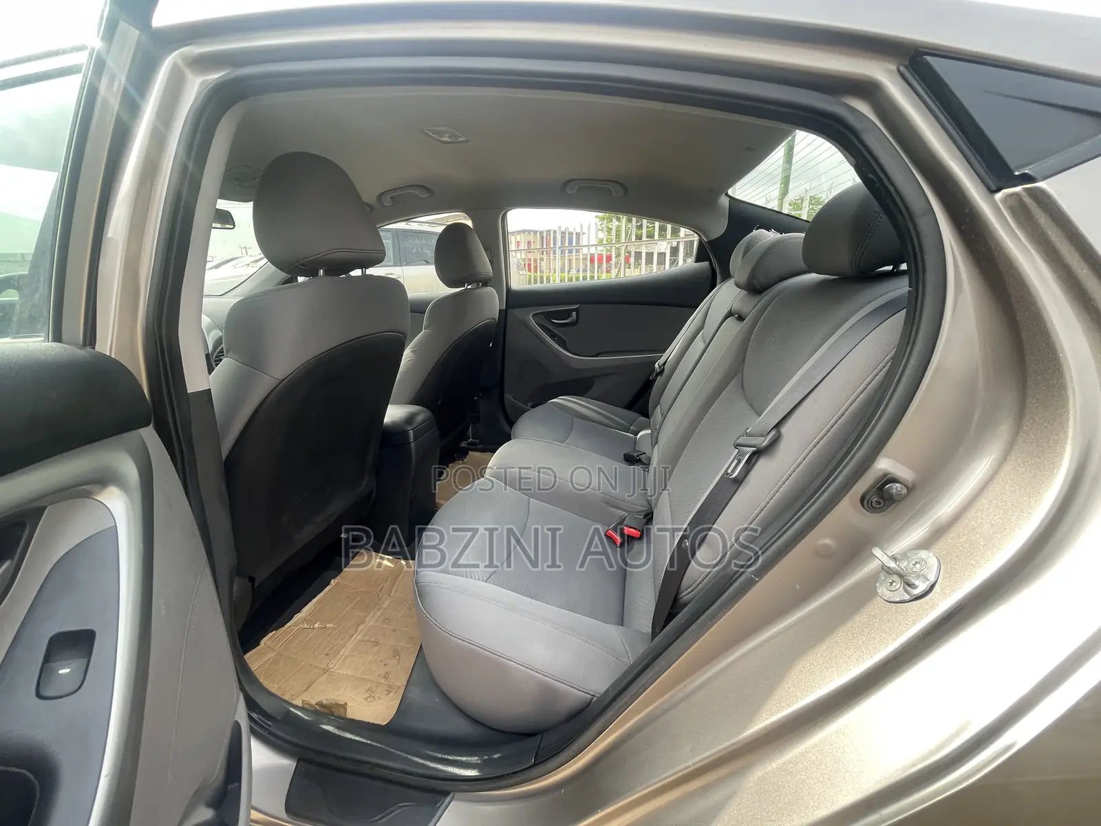 Hyundai Elantra 2012 Brown