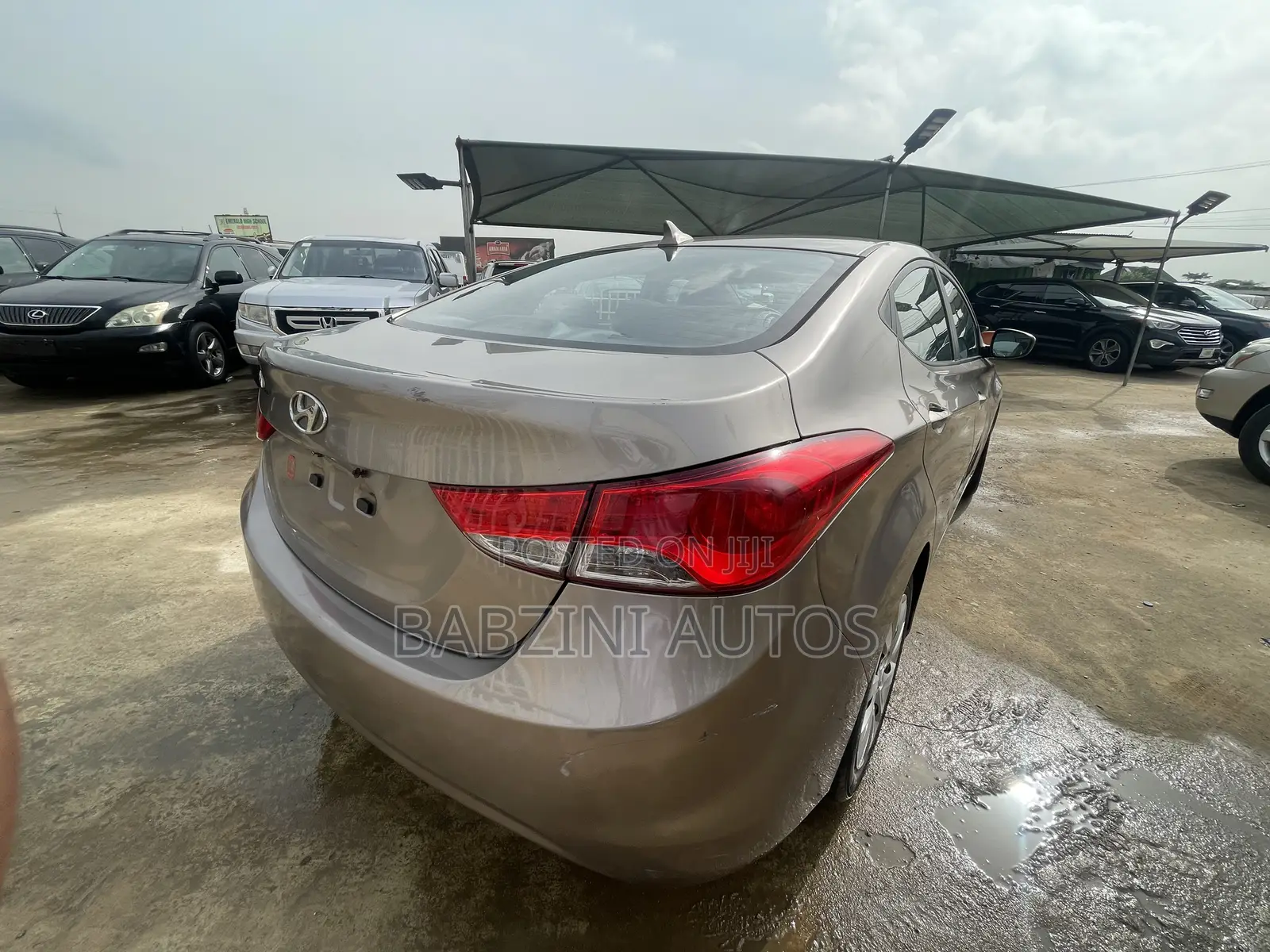 Hyundai Elantra 2012 Brown