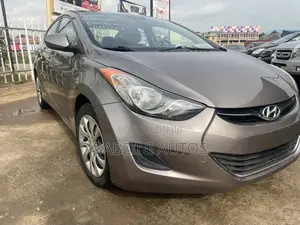 Hyundai Elantra 2012 Brown