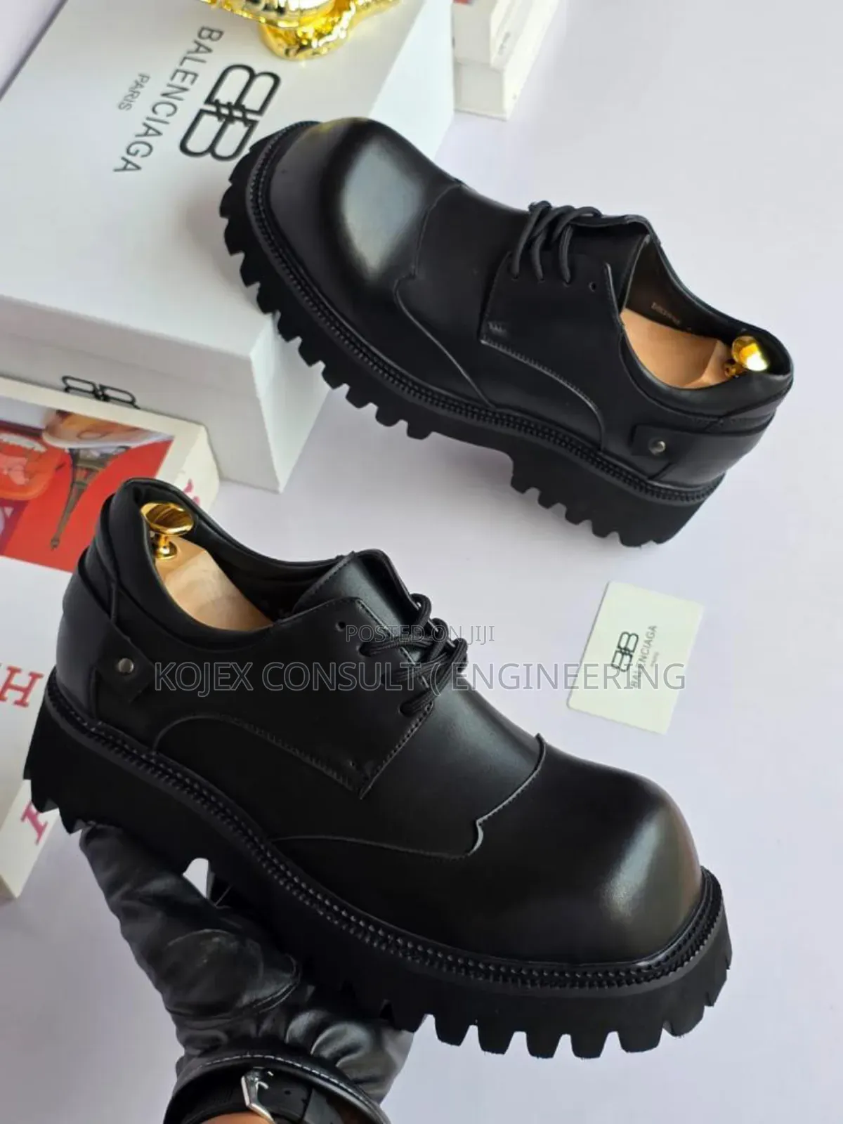 Balenciaga Stock Laced Shoe